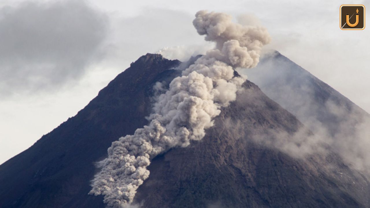 Usthadian Academy / Indonesia’s Marapi Volcano Eruption | 08 dec 2023 Usthadian Academy / Indonesia’s Marapi Volcano Eruption
